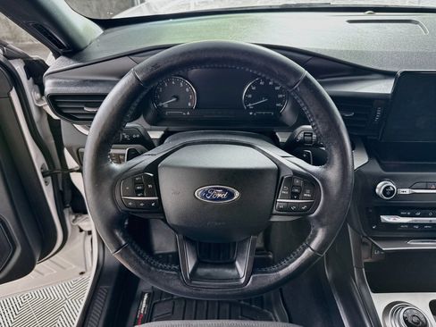Used 2020 Ford Explorer XLT w/ Comfort Package AWD/4WD image 14