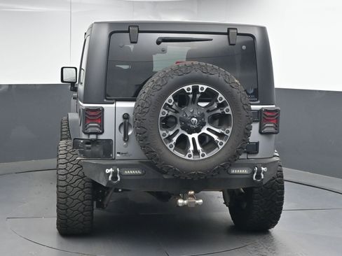 Used 2018 Jeep Wrangler Sport image 7