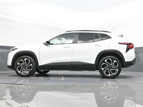 Used 2025 Chevrolet Trax RS w/ Driver Confidence Package image 42