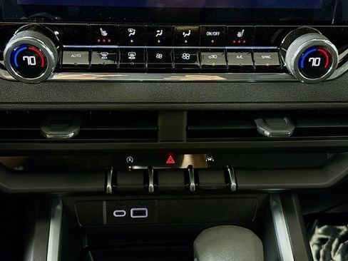 New 2026 Chevrolet Colorado Trail Boss AWD/4WD image 16