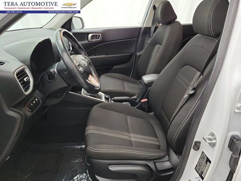 Used 2022 Hyundai Venue SEL FWD image 8