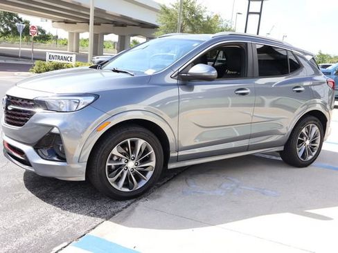 Used 2022 Buick Encore GX Select w/ Sport Touring Package FWD image 3