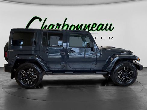 Used 2018 Jeep Wrangler Unlimited Sahara w/ Max Tow Package AWD/4WD image 6