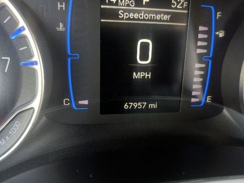 Used 2023 Chrysler Voyager LX FWD image 33