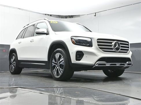 Used 2025 Mercedes-Benz GLB 250 GLB 250 w/ Exclusive Package image 31