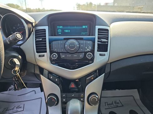 Used 2013 Chevrolet Cruze LS image 23