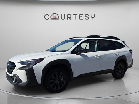 Used 2025 Subaru Outback Onyx Edition XT w/ Popular Package #2 image 3