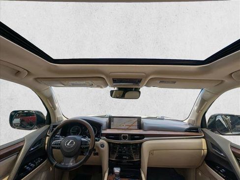 Used 2016 Lexus LX 570 4WD w/ Luxury Package image 18