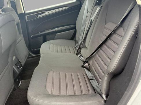 Used 2019 Ford Fusion SE image 26