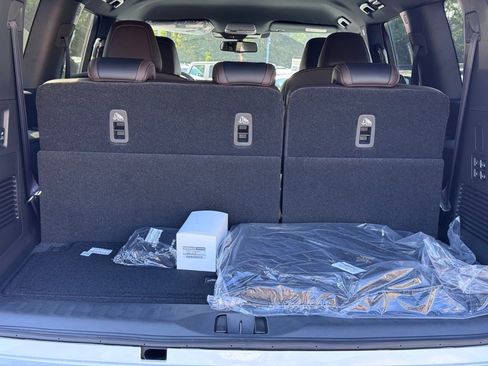 New 2025 Nissan Armada SL w/ Captain's Chari Seat Package image 25