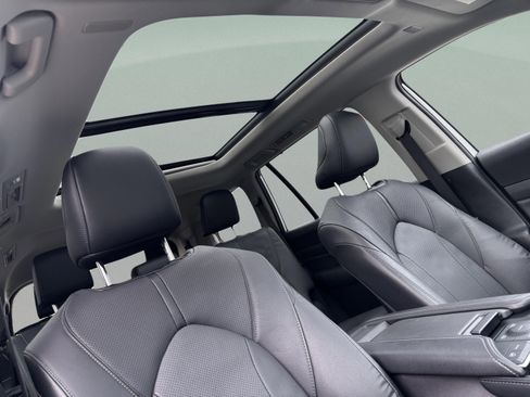 Used 2024 Toyota Grand Highlander XLE image 25