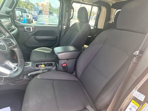 Used 2020 Jeep Gladiator Sport w/ Quick Order Package 24S AWD/4WD image 15