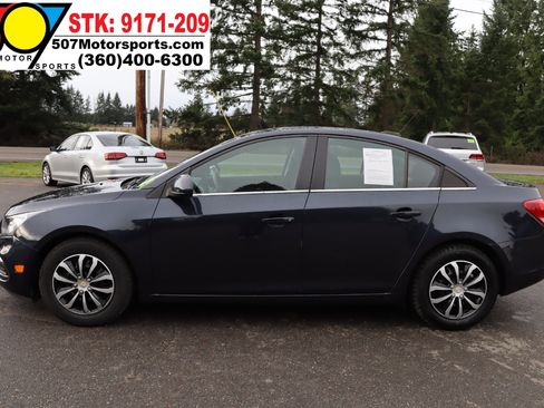Used 2015 Chevrolet Cruze LT image 4