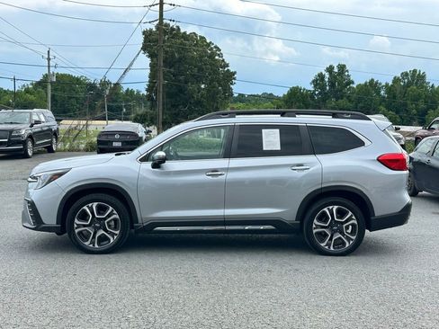 Used 2023 Subaru Ascent Touring AWD/4WD image 3