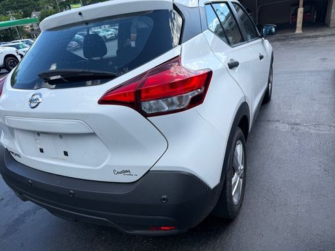 Used 2020 Nissan Kicks S FWD image 2