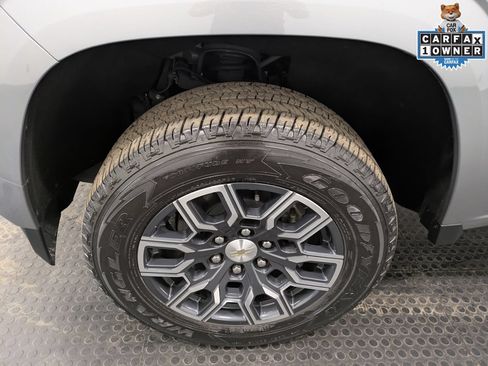 Used 2023 Chevrolet Colorado LT w/ LT Convenience Package III AWD/4WD image 7