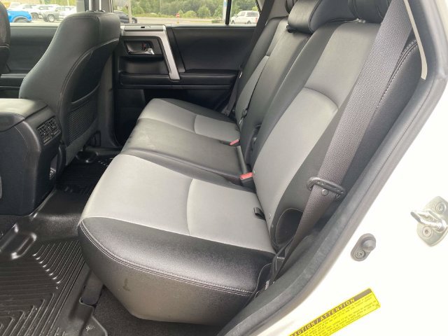 Used 2022 Toyota 4Runner SR5 Premium w/ Moonroof Package AWD/4WD image 10
