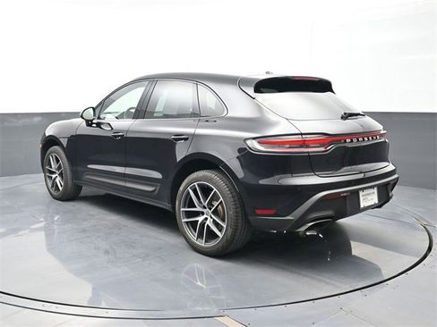 Used 2022 Porsche Macan image 3