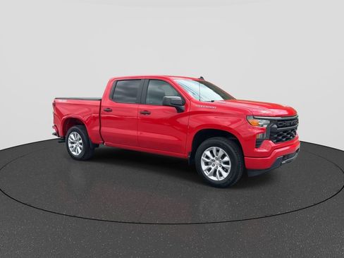 Used 2024 Chevrolet Silverado 1500 Custom AWD/4WD image 2