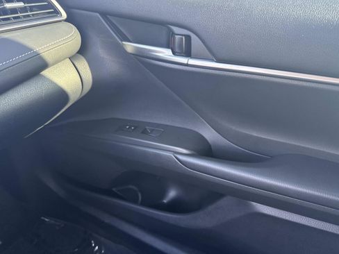 Used 2024 Toyota Camry SE image 20
