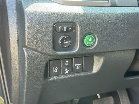 Used 2023 Honda Ridgeline Sport image 10