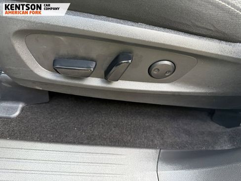 Used 2025 Nissan Pathfinder SV image 33