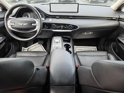 Used 2025 Genesis GV70 2.5T AWD/4WD image 18