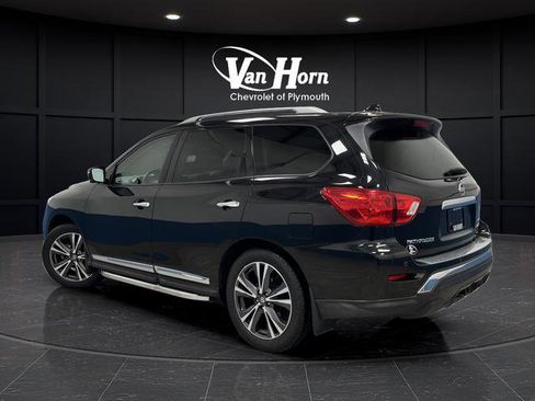 Used 2020 Nissan Pathfinder Platinum image 3