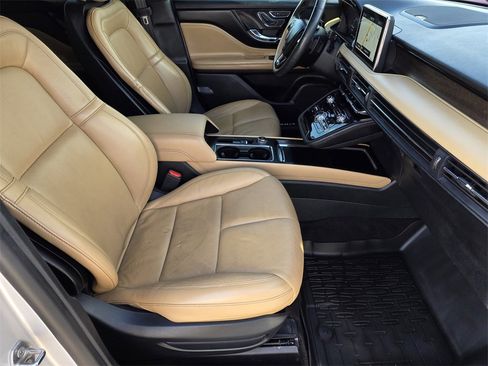 Used 2020 Lincoln Corsair Reserve w/ Rear Removable Package Tray image 12