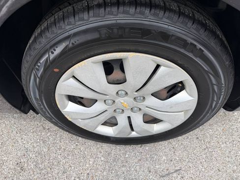 Used 2015 Chevrolet Cruze LS FWD image 27