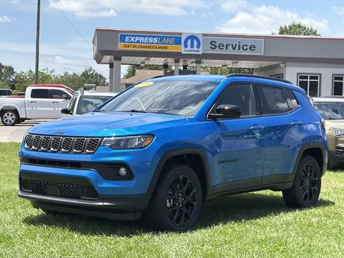 New 2026 Jeep Compass Latitude AWD/4WD image 12