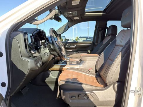 Used 2023 Chevrolet Silverado 1500 High Country w/ High Country Premium Package AWD/4WD image 10