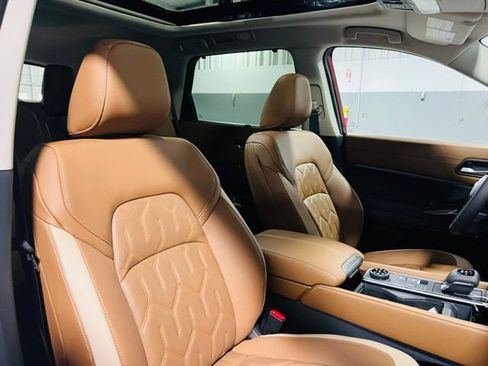 New 2026 Nissan Pathfinder Platinum FWD image 35
