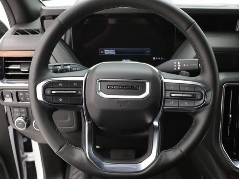 Used 2025 GMC Yukon XL Denali image 17