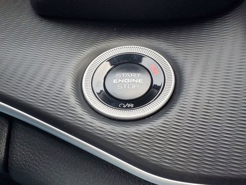 Used 2024 Jeep Grand Cherokee Altitude AWD/4WD image 18