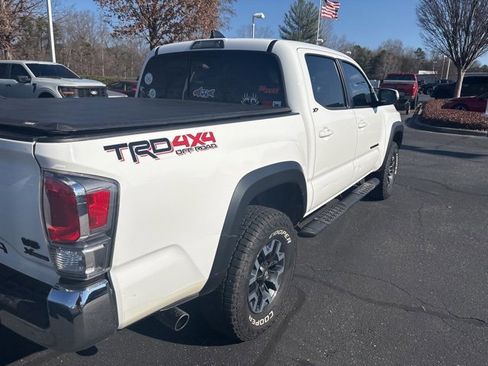 Used 2022 Toyota Tacoma TRD Off-Road image 6
