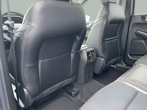 New 2025 Ford Escape ST-Line w/ Tech Pack #1 AWD/4WD image 33