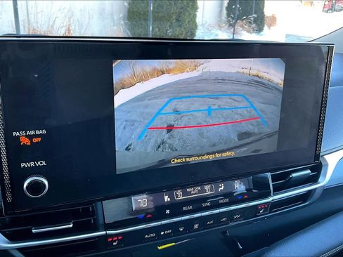 Used 2025 Toyota Sienna XLE image 29