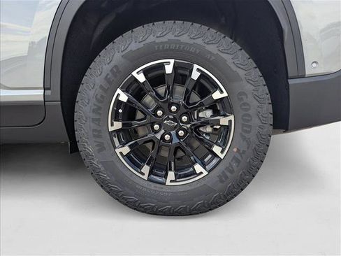 New 2026 Chevrolet Traverse Z71 w/ Enhanced Driving Package image 12