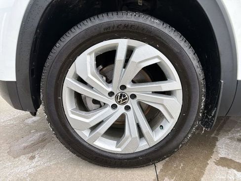 Used 2023 Volkswagen Atlas SE image 12