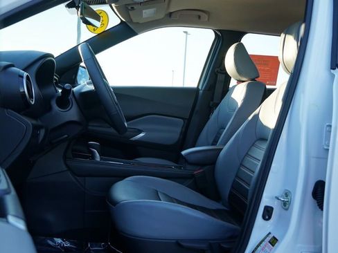 Used 2024 Nissan Kicks SR w/ SR Premium Package image 11