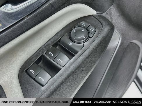 Used 2020 Chevrolet Equinox LS w/ LS Convenience Package FWD image 17