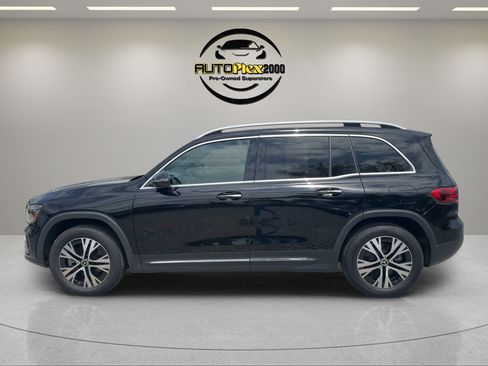 Used 2024 Mercedes-Benz GLB 250 4MATIC image 4