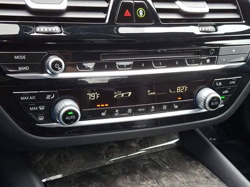 Used 2019 BMW 530i xDrive w/ Convenience Package image 16