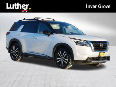 Certified 2025 Nissan Pathfinder Platinum