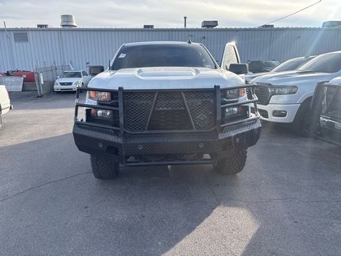 Used 2020 Chevrolet Silverado 1500 Custom Trail Boss w/ Custom Convenience Package image 2