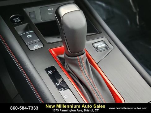 Used 2025 Nissan Kicks SR image 25