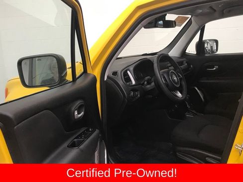 Certified 2023 Jeep Renegade Latitude image 11