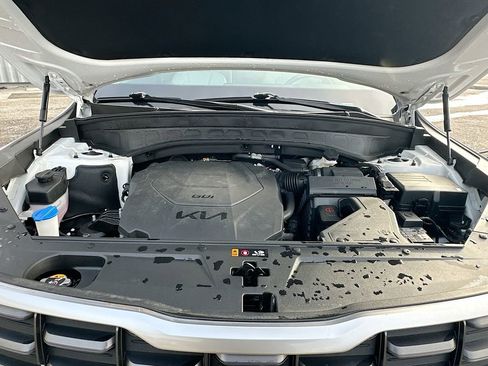 Used 2024 Kia Telluride S image 31