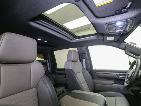 Used 2024 Chevrolet Silverado 2500 ZR2 w/ Technology Package image 20